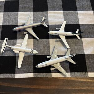 Diecast Commercial Airplanes Continental Lufthansa American Matchbox